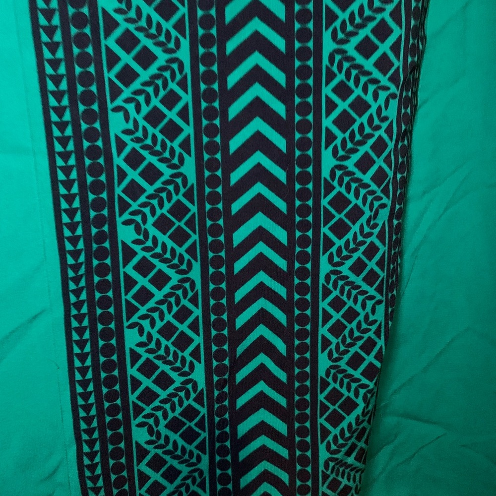 Catherine’s Green and Black Sequin Tunic - Picture 9 of 9